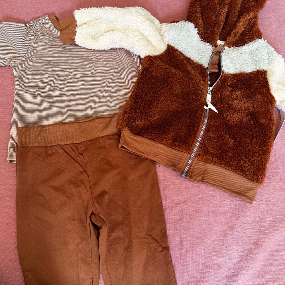 Tahari baby boy 3 piece set Soft Teddy Sweater sweats t-shirt 24 months neutral